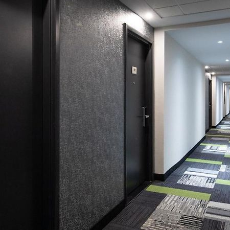 Quality Inn & Suites Brossard Dış mekan fotoğraf