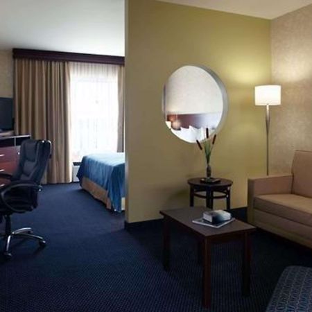 Quality Inn & Suites Brossard Dış mekan fotoğraf