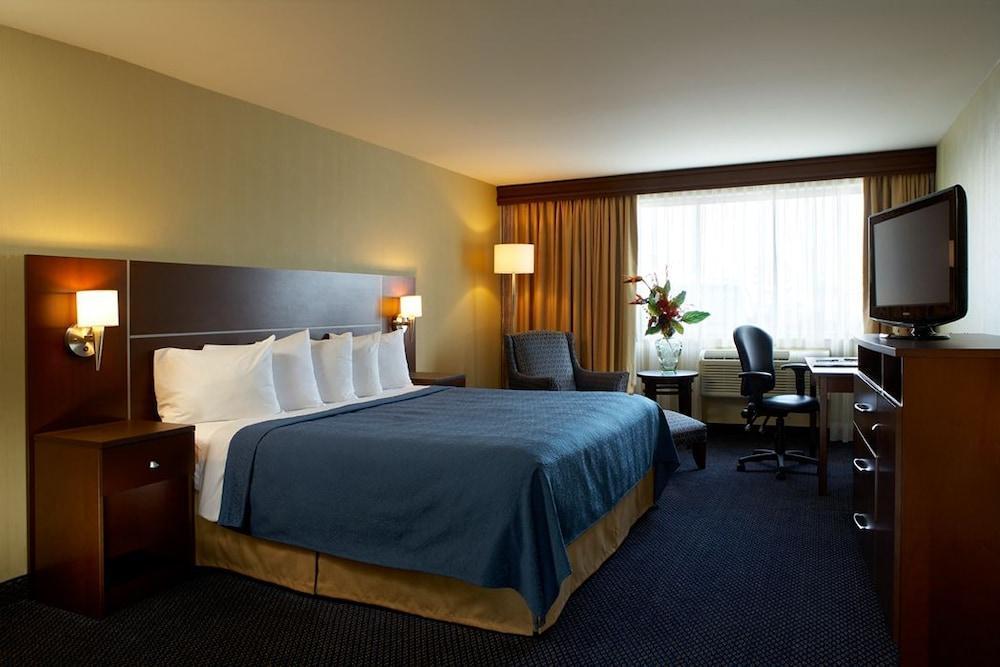 Quality Inn & Suites Brossard Dış mekan fotoğraf