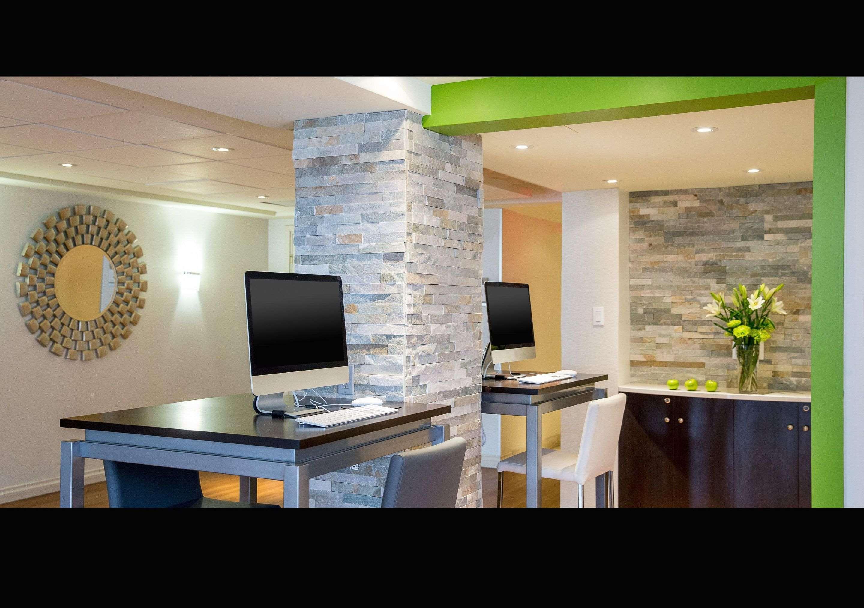 Quality Inn & Suites Brossard Dış mekan fotoğraf