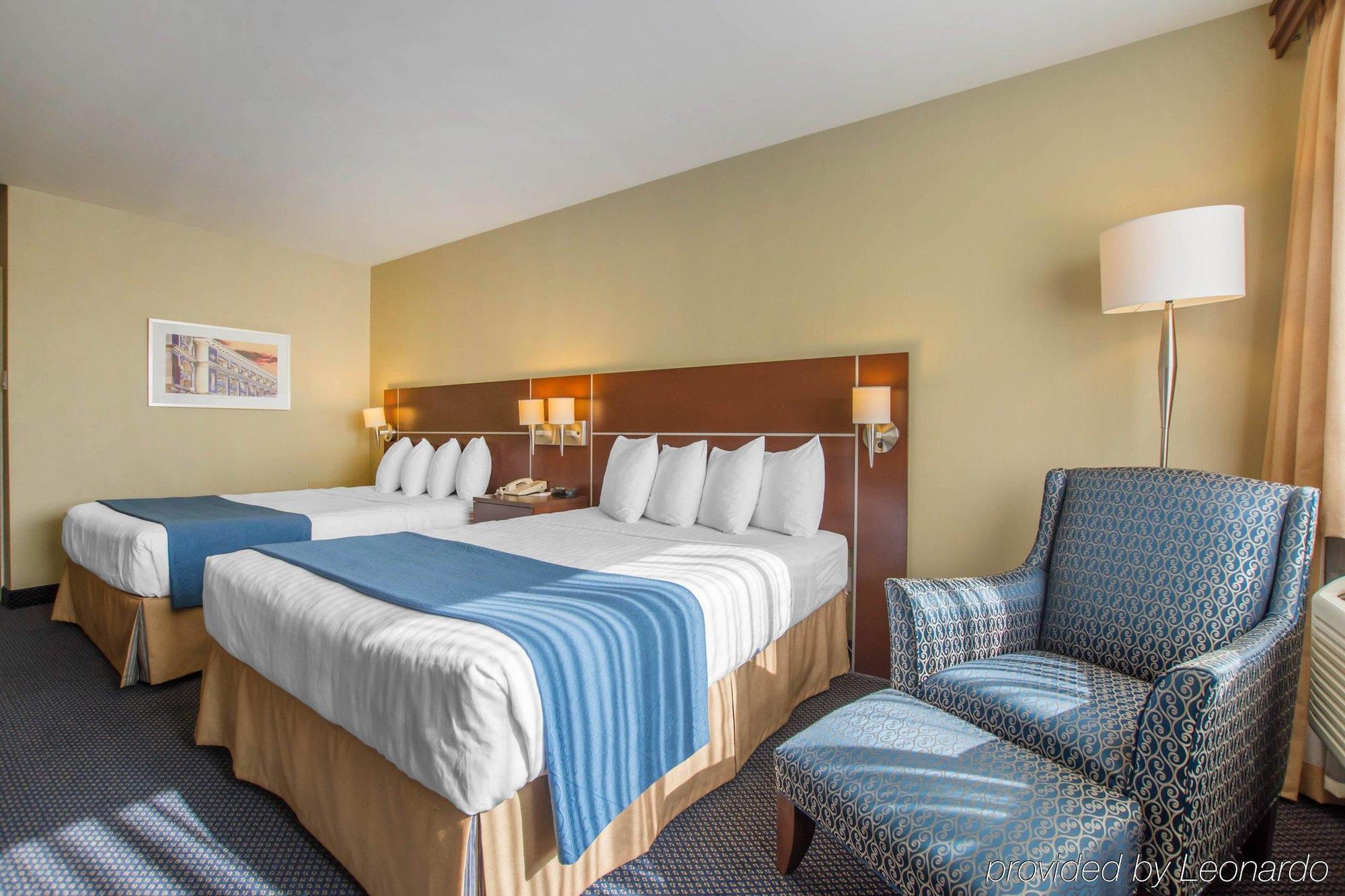 Quality Inn & Suites Brossard Dış mekan fotoğraf