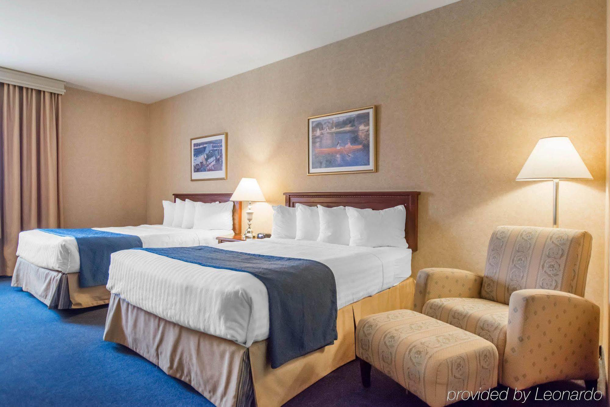 Quality Inn & Suites Brossard Dış mekan fotoğraf